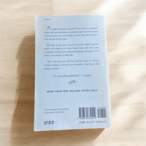 2/$20 Vintage Gift From The Sea Soft Cover Book 1983 Anne Morrow Lindbergh - Picture 2 of 6